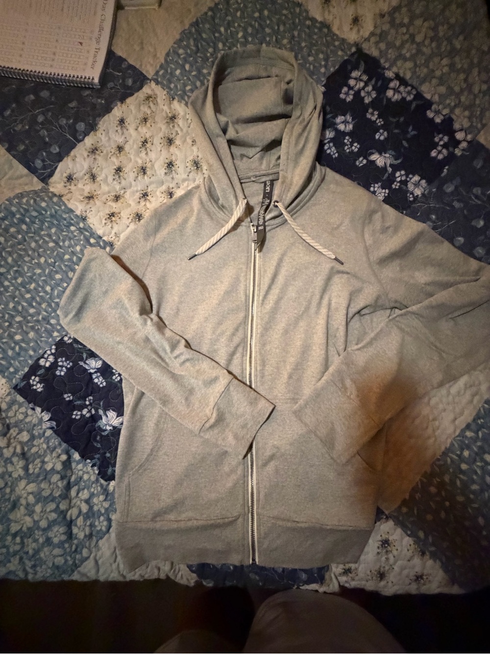 Vuori - Light Gray Zip-Up Hoodie with Drawstring Hood